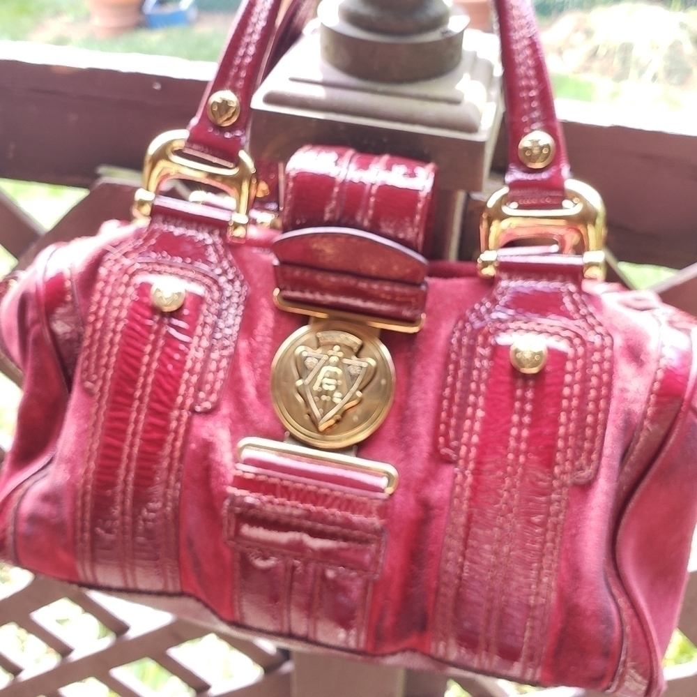 𝅺GUCCI hysteria Tom Ford collection satchel. Used